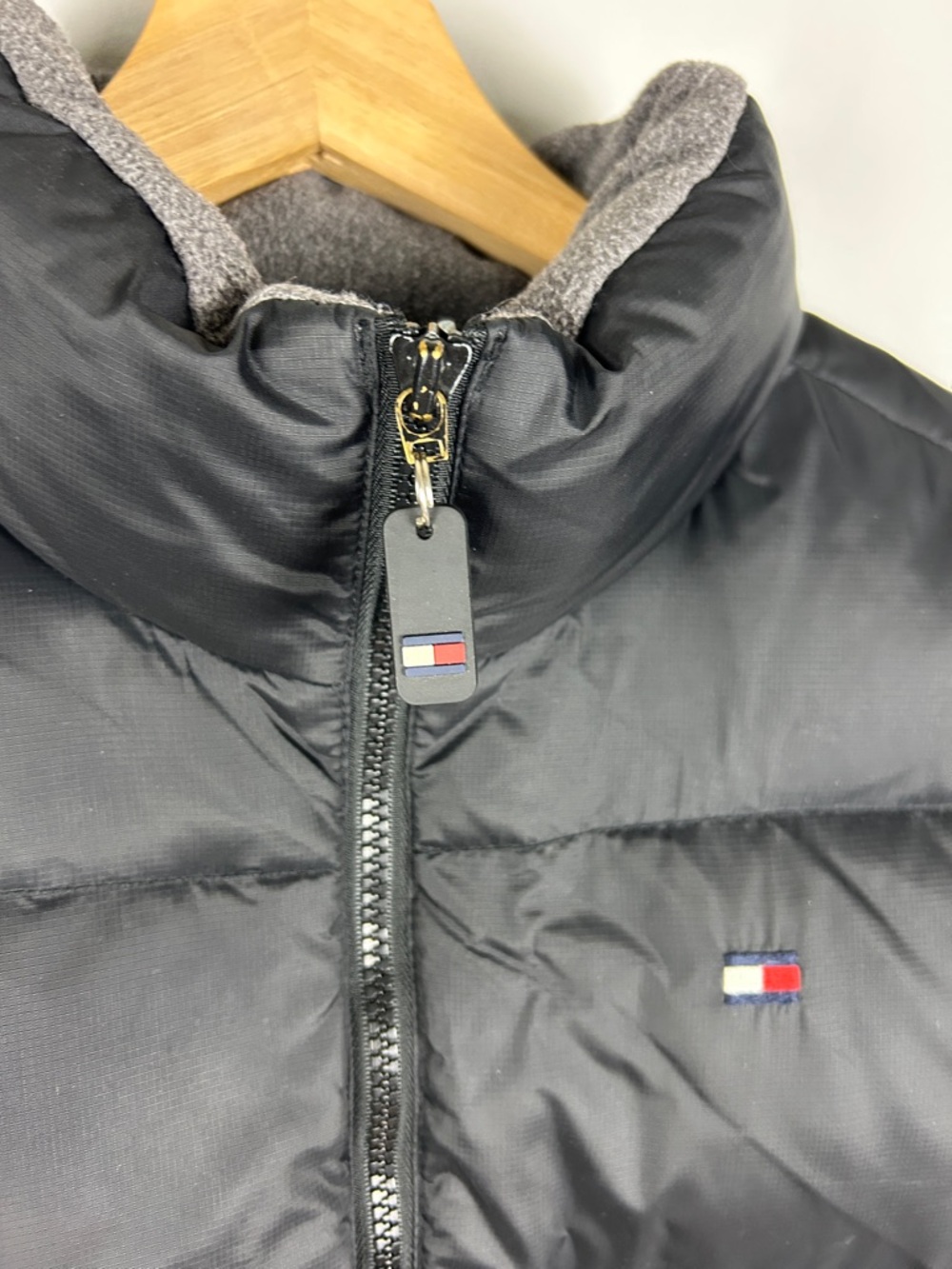 Y2K Tommy Hilfiger Down Puffer Vest Women's Large Black Vintage Sport Nylon - Picture 2 of 7